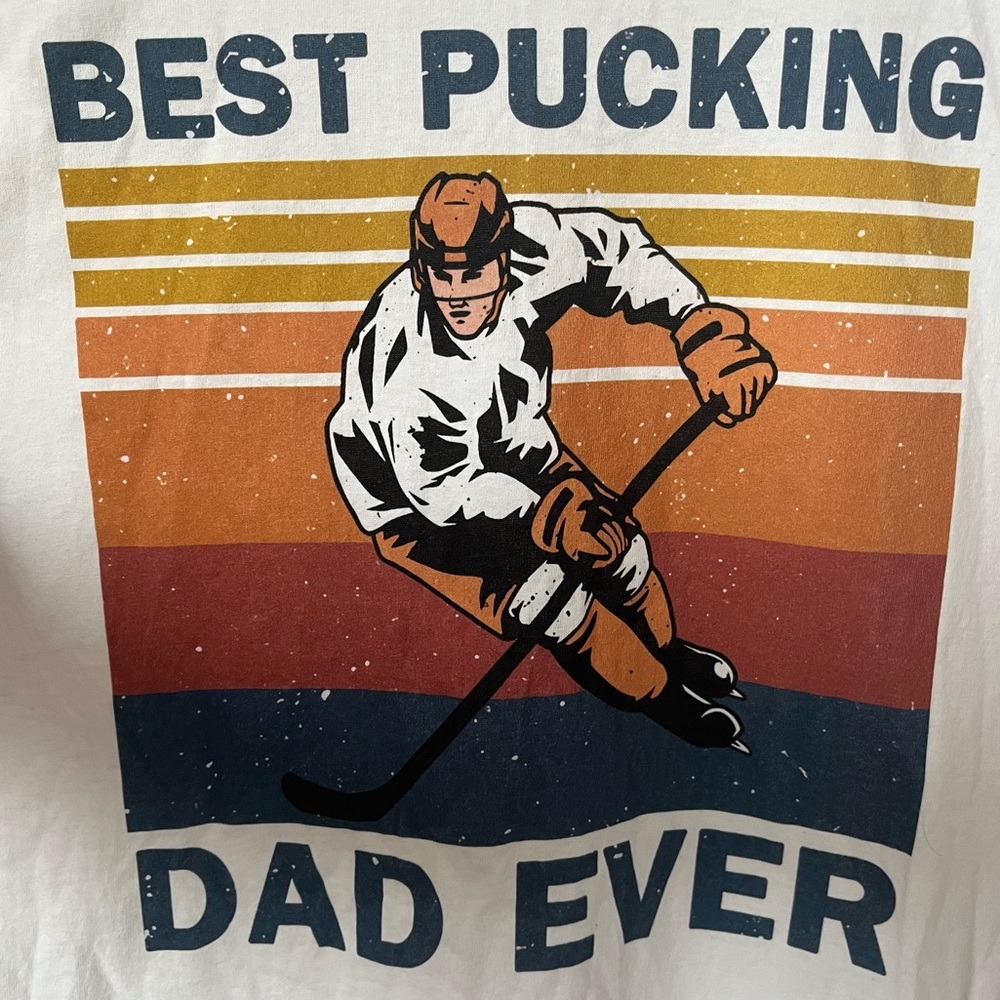 Classic Men’s Best Pucking Dad Ever Hockey T-Shirt/ size L/ White